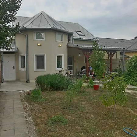 Kuca Na Periferiji Ns Veternik